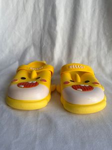 Pantofole Gialle con Faccia di Animale Cartoonesco, Punta Chiusa, Antiscivolo, Tomaia in PVC, Suola Intermedia in EVA, Suola Esterna in Plastica, Per Tutte le Stagioni, Uso Domestico - Product Image 6