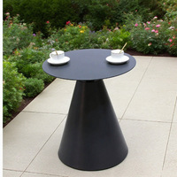 Combinaison de chaise de loisirs de villa de jardin en plein air imperméable et protégée contre le soleil pour une utilisation en villa ensemble de chaises de table à manger en plein air