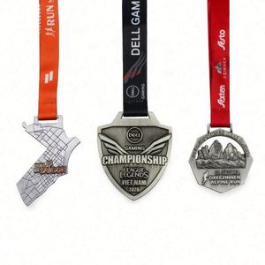 Medallas y Trofeos de Fútbol Personalizados Ecológicos de Metal Dorado con Impresión Digital Offset y Serigrafía - Product Image 3
