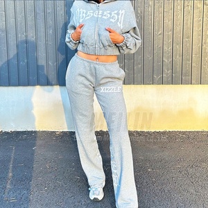 Ensemble de survêtement personnalisé pour femme avec broderie, gris délavé, 100 % coton, sweat à capuche zippé et pantalon de survêtement - Product Image 3