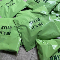 Polymailer d'affranchissement vert personnalisé de fournisseur Sac d'expédition avec impression de logo personnalisé pour vêtements à usage professionnel