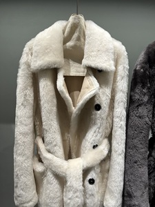 Nuovo Cappotto Invernale da Donna con Collo Rovesciato, Lungo <span class=keywords><strong>Trench</strong></span> in Pelliccia di Lana Teddy con Cintura - Product Image 2