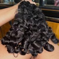 Cheveux naturels non traités, lots de cheveux bouclés birmans bruts, cheveux indiens bruts bouclés, extensions de cheveux bruts, cheveux bruts cambodgiens, cheveux bruts vietnamiens