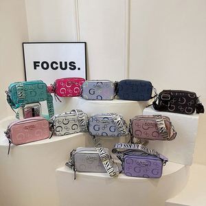 Sacs à <span class=keywords><strong>bandoulière</strong></span> en cuir PU de créateur pour femmes, sacs à main et pochettes de gros avec fermeture éclair pour toutes les saisons (printemps, été, automne, hiver) - Product Image 1