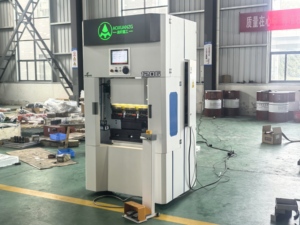 เครื่องอัดไฮดรอลิกขนาดเล็ก 6T400 แบบอัตโนมัติเต็มรูปแบบ ใช้มอเตอร์บริสุทธิ์ 100% พร้อมระบบจัดการข้อมูลด้านสิ่งแวดล้อม - Product Image 5