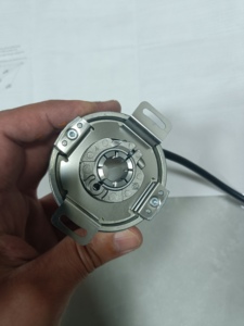 อินคัมเมนทัลเอนโค้ดเดอร์ประสิทธิภาพสูง SICK DFS60B |   10000 PPR, โมเดลเพลาแบบกลวง DFS60B-TEPK10000 ตัวเข้ารหัสแบบเพิ่มค่าทีละหนึ่ง - Product Image 3