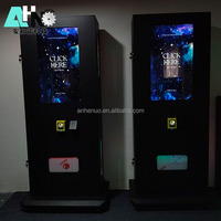 Distributeur automatique de cartes à collectionner AHN TECH Small Surprise Box avec écran tactile de 32 pouces et options de paiement multiples