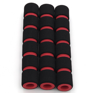 Poignées de guidon en mousse EVA, diamètre intérieur de 25,4 mm, noires avec bande rouge pour vélos de route - Product Image 1