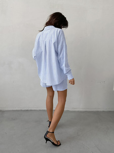 レディースサマー2ピースセット 長袖ボタンダウンシャツとショートパンツのセット ビーチバケーションクルーズ衣装 2026 - Product Image 2