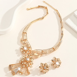 European and American Explosions Golden Zinc Alloy V-Shaped <b>Flower</b> Necklace Earrings Set Female 2025 Spring - Product Image 3
