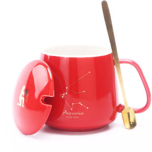 แก้วเซรามิคอุณหภูมิคงที่อัจฉริยะ ลายกลุ่มดาวราศีกุมภ์ พร้อมฝาและช้อน ชุดของขวัญอุ่นร้อน 55 องศา - Product Image 1