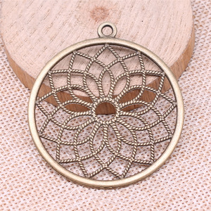 Colgante Redondo Mandala Calado 49x49mm de Aleación de Zinc Plateado Antiguo para <span class=keywords><strong>Atrapasueños</strong></span> de Pared - Product Image 4