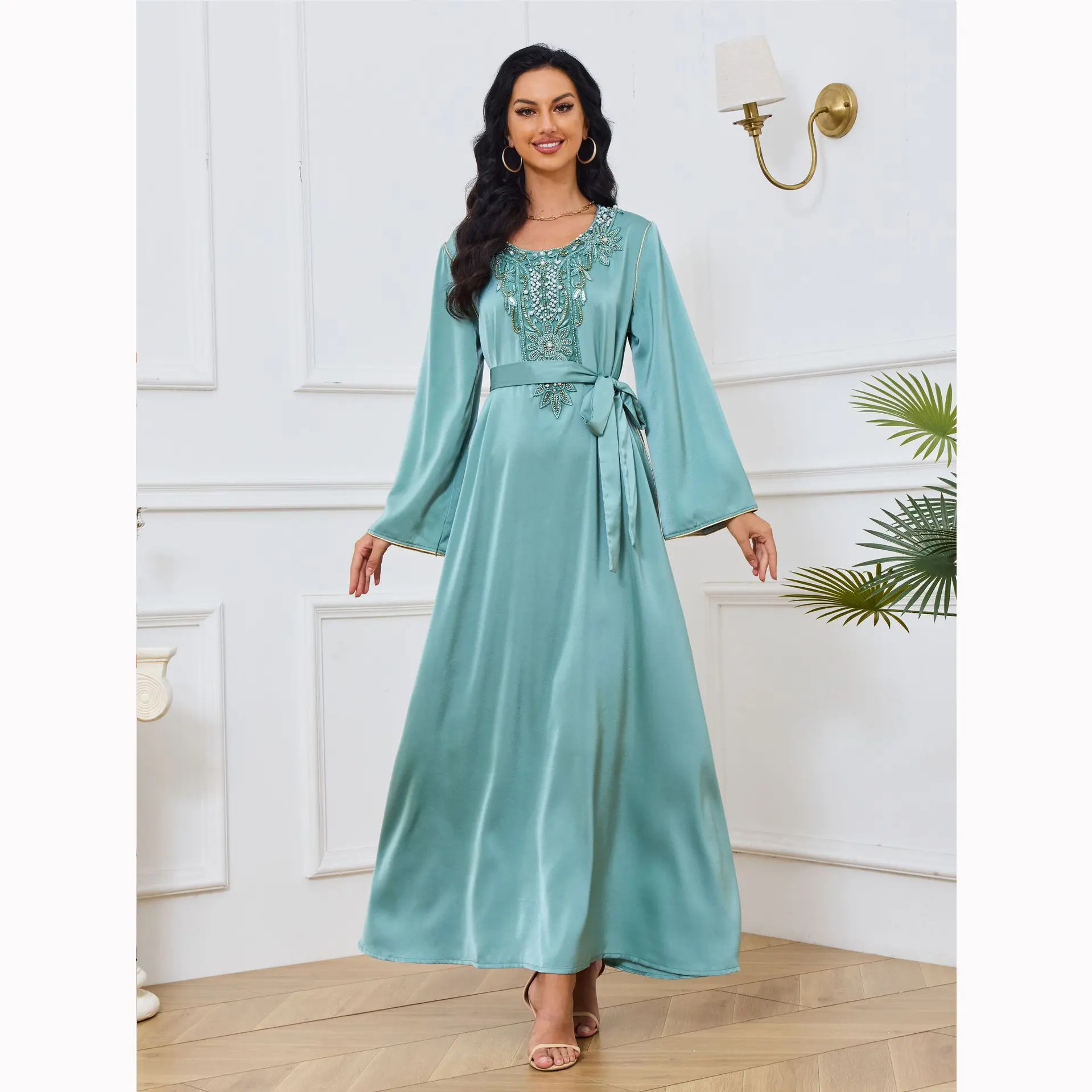 卸売伝統的なイスラム教徒アラブ中東アラビアドバイ2024ファッション衣料品メーカーアバヤ婦人服ドレスeid