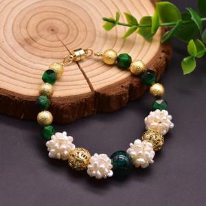 Bracciale di Perle Regolabile Fatto a Mano con Design a Nido d'Uccello Placcato Oro e Perle d'Acqua Dolce Creativo e alla Moda - Product Image 1