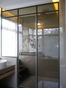 Kaliteli basit Modern özelleştirilmiş kapı banyo çerçevesiz temperli cam kanatlı duş kapısı - Product Image 2