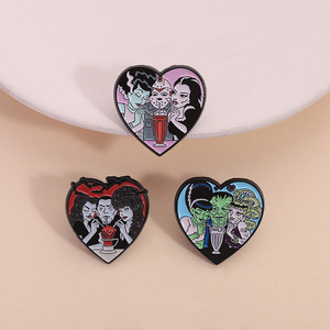 Broche de personnage de dessin animé, design géant et trois sœurs, badge en métal émaillé en forme de cœur - Product Image 3