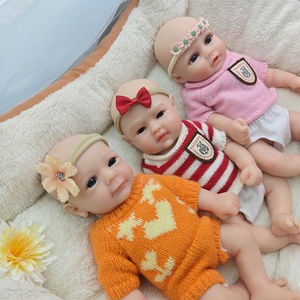 ตุ๊กตารีบอร์นขนาด 12 นิ้ว แบบอินเทอร์แอคทีฟสำหรับพ่อแม่และลูก ตัวตุ๊กตาทำจากวัสดุอ่อนนุ่ม พร้อมการแสดงออกที่สมจริง เหมาะสำหรับเด็กๆ ในการเรียนรู้และเล่นบทบาทสมมติ - Product Image 1