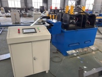 Machine de fabrication d'armoires pour tuyaux d'incendie, machine de charpentinage en acier, moteur à roulement contrôlé par PLC, haute précision