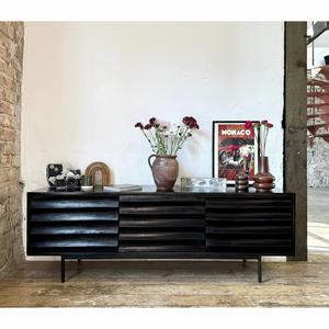 Meuble TV Daria en bois de manguier massif Design moderne en noir pour salon chambre à coucher salle à manger hôtel appartement - Product Image 1