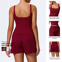 Ensemble de yoga deux pièces bordeaux élégant : haut côtelé respirant à col carré + short extensible à quatre sens à taille élastique pour l'entraînement
