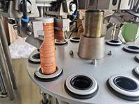 Machine automatique de remplissage et de scellage de tubes de dentifrice pour hôtel, machine de remplissage et de scellage de tubes en plastique