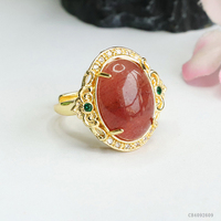 Anneaux de pierre d'énergie plaqué or anneaux de quartz de cristal de guérison pour les femmes anneaux de quartz de fraise de cristal de Chakra de style courtois