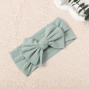 Juego de 3 piezas de flores verdes, diademas con logotipo personalizado, accesorios para el cabello para bebés y niños, lazo elástico de ganchillo para estilizar, accesorio de moda - Product Image 4