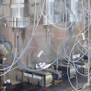 Low Noise PLC Controlled 10L Simulated Moving Bed Device Bearing <b>Pressure</b> <b>Vessel</b> for Chemical Synthesis 10L/H Productivity - Product Image 3