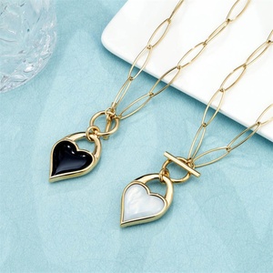 สร้อยคอแฟชั่นผู้หญิง ชุบทอง 18k จี้รูปหัวใจประดับเปลือกหอย - Product Image 5