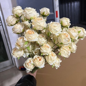 5 Rose Artificiali in Seta Bianca per Matrimoni, Decorazione per Hotel e Casa - Product Image 3
