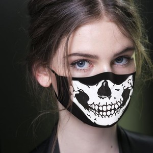 Masque en polycoton imprimé avec logo personnalisé pour Halloween, masque anti-poussière pour adultes - Product Image 3