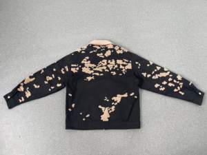 Мужская куртка-бомбер из вельвета с индивидуальным пошивом от производителя, с подкладкой из стеганой ткани и шерсти, с застежкой на кнопки и буквенным принтом - Product Image 2