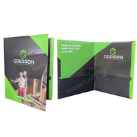 Carpeta de archivos de 2 bolsillos con ranura para tarjeta de visita con logotipo personalizado A3 cartón blanco ecológico impermeable a prueba de aceite presentación