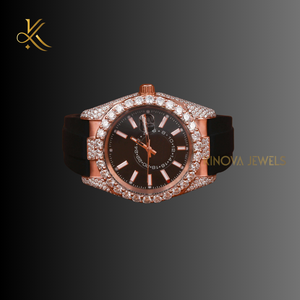 Reloj Moissanite Diamond de calidad superior diseñado con movimiento de cuarzo y acabado brillante ideal para ropa formal e informal - Product Image 1