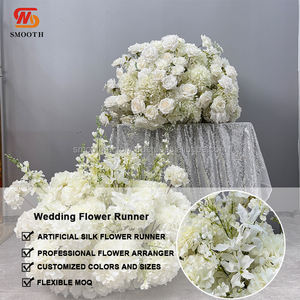 Chemin de table en fleurs d'hortensia blanches élégantes faites à la main par LEDA, décoration douce pour les mariages, les événements, les anniversaires, la Saint-Valentin - Product Image 3