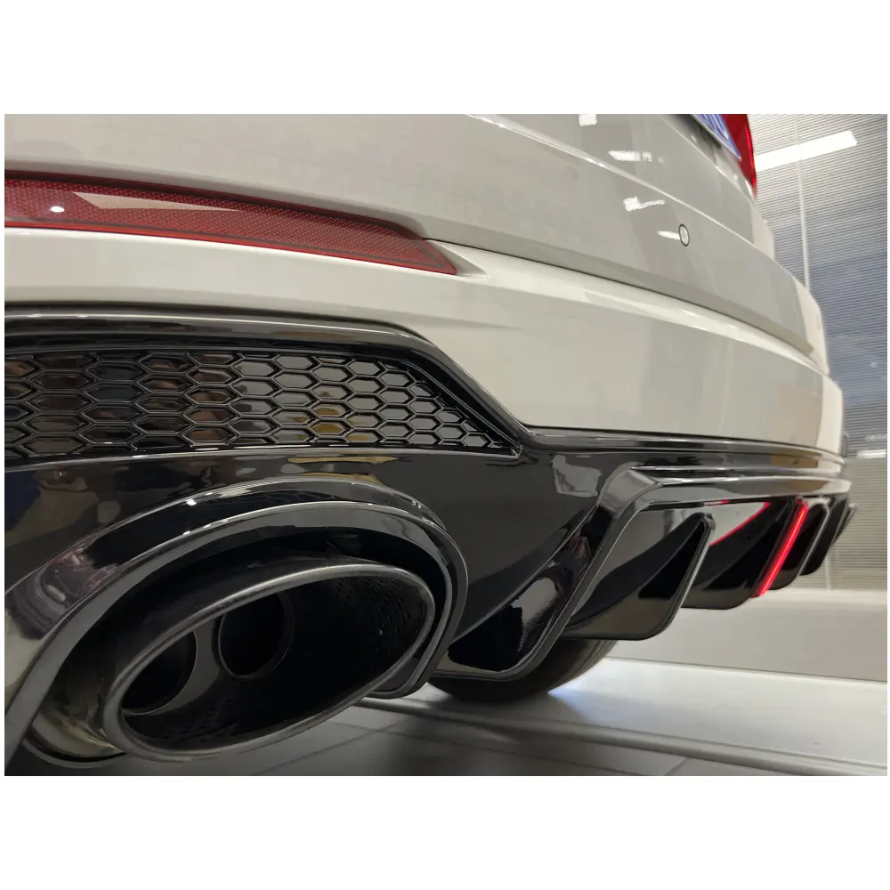 Diffusore posteriore dall'aspetto RSQ3 con tubi di scarico adatti per Audi <span class=keywords><strong>Q3</strong></span> 2020-2022 PP sintonizzazione automatica parti prezzo di fabbrica