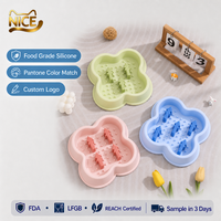 Bol anti-étouffement à alimentation lente NicePets avec tapis à lécher |   Bol antidérapant pour chien et chat à alimentation lente |   Ensemble d'alimentation bicolore 6 couleurs