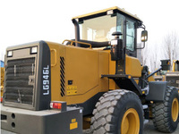 Minipala Gommata LG946L 4000kg, 1.8 Metri Cubi, Controllo Idraulico a Pilota, Cabina ROPS/FOPS, Benna 4-in-1, Spazzatrice Stradale