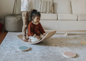 LM KIDS - Juego de Juguetes de Madera para Interiores, Tabla de Equilibrio de Madera, Piedras de Equilibrio, Domo de Escalada, Triángulo de Gimnasia - Product Image 5