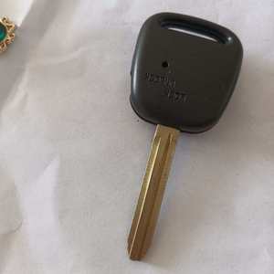 Coque <span class=keywords><strong>de</strong></span> clé <span class=keywords><strong>de</strong></span> <span class=keywords><strong>voiture</strong></span> universelle à 1 bouton en ABS, remplacement <span class=keywords><strong>de</strong></span> la coque <span class=keywords><strong>de</strong></span> clé à distance avec trou latéral, noir, garantie 1 an - Product Image 6