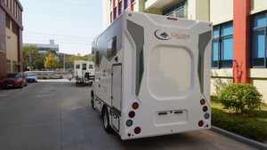 Autocaravana de Lujo Clase C con Conducción Autónoma, RV Compacta con Cocina y Baño Completos para Viajes por Carretera - Product Image 3