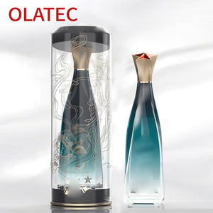 Collection de bouteilles en verre OLATEC Premium avec textures en relief, incrustations métalliques et boîtes personnalisées pour <span class=keywords><strong>Cognac</strong></span>, Whisky et spiritueux de luxe - Product Image 3