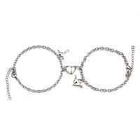 Juego de 2 Pulseras de Acero Inoxidable Plateadas/Doradas Unisex con Diseño de Sol y Luna Magnético, Regalo para Parejas a Distancia
