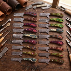 Cuchillo de Camping Bull Cutter de Hoja Fija con Punta Caída, Acero de Damasco, Mango de Madera Pakka Azul, Personalizable OEM - Product Image 3