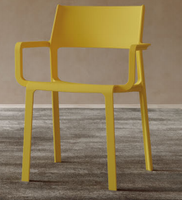 Fauteuil empilable coloré en PP, chaise en polypropylène avec accoudoirs, gain de place, pour la maison, le salon, le balcon, le bureau