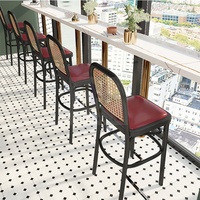 Ensemble de mobilier de restaurant à prix d'usine : Tables et chaises en métal pour cantines, cafés et espaces de loisirs