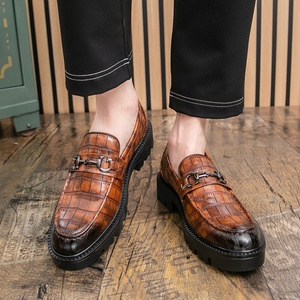 Chaussures habillées de luxe italiennes pour hommes, mocassins plats à bout rond, en cuir véritable, semelle intérieure respirante en PU, décontractées et de soirée, collection Printemps 2025 - Product Image 2