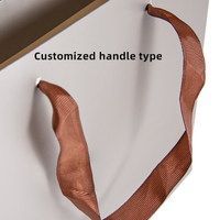 Sacs en papier personnalisés avec logo imprimé, vente en gros, haute qualité, pour emballages cadeaux, avec poignée en ruban, pour vêtements et chaussures