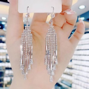 Pendientes Largos de Mujer con Borla y Forma de Mariposa, Chapados en Oro de 18K, con Cristales de Estrás, Estilo Verano 2025, Lujo Ligero, Tendencia en Internet - Product Image 2