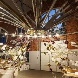 Lampadario di cristallo di lusso moderno personalizzato per la Lobby dell'hotel Non Standard Duplex edificio aziendale luci regolabili in altezza - Product Image 4